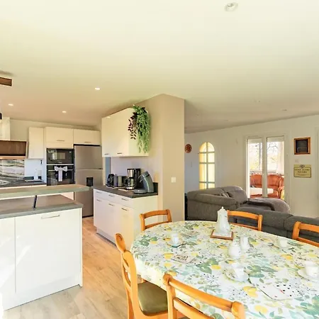 Vakantiehuis La Roseraie - Maison Spacieuse 3 *