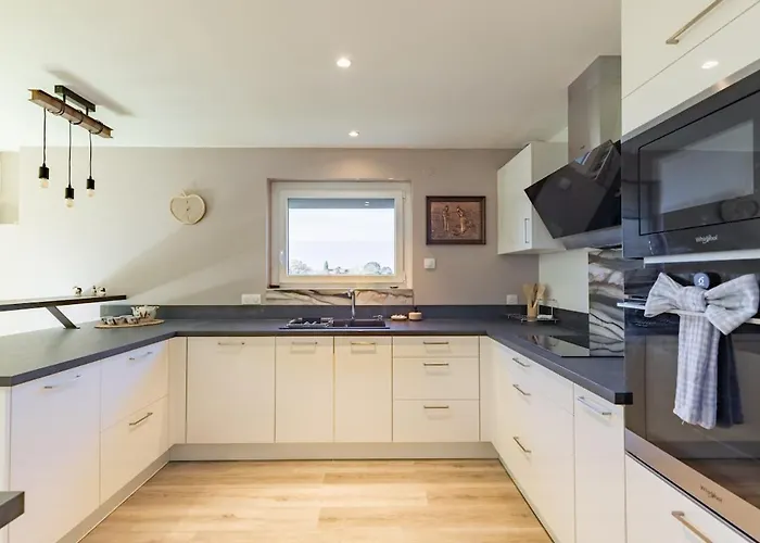 La Roseraie - Maison Spacieuse 3 * Carbonne